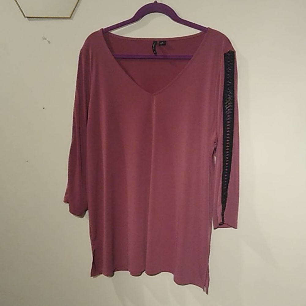 Dusty rose v neck w/ corset sleeves